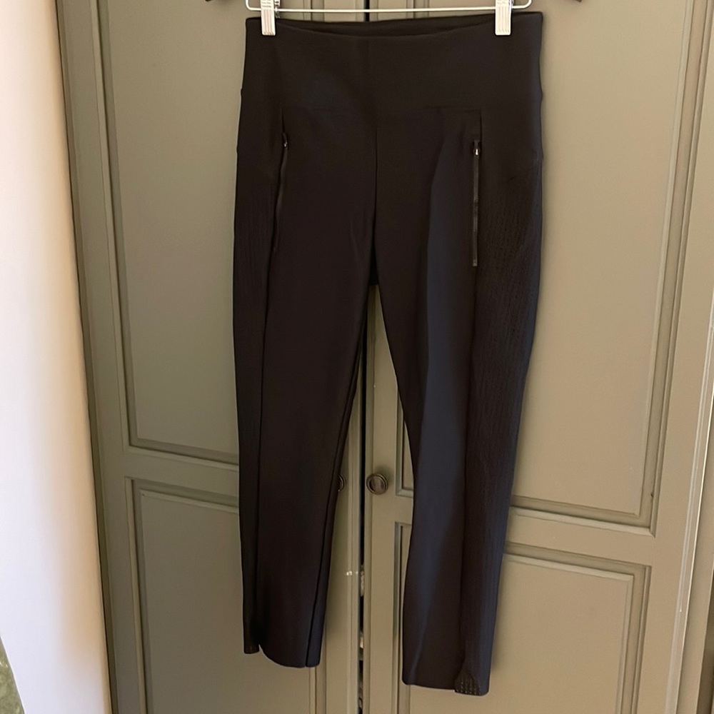 Stellar Crop Pant w/perforated side